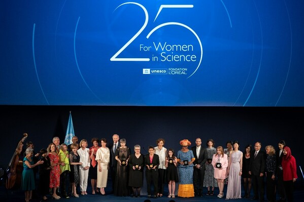 第25届"世界杰出女科学家成就奖"颁奖典礼闭幕