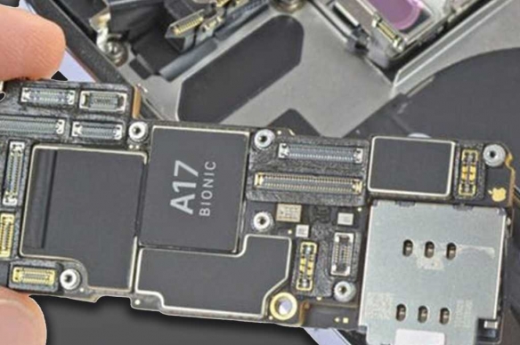 苹果为削减iPhone成本 或将更换A17芯片制造技术