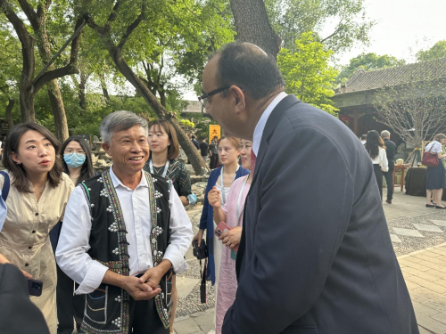 “守艺人”大国茶匠李兴昌 用双手留住氤氲茶香 ——记普洱贡茶第八代传承人、中国当代杰出非物质文化遗产传承人 李兴昌