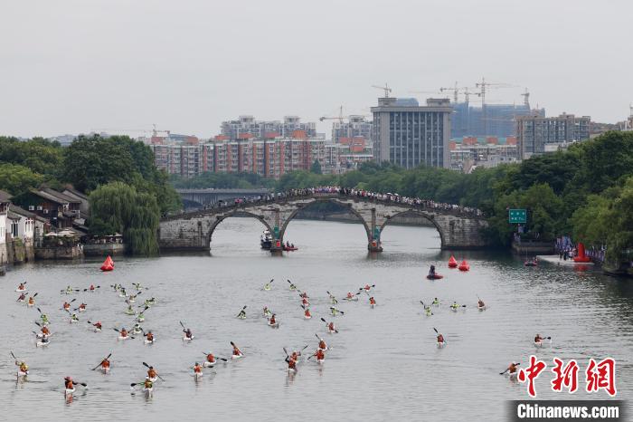 皮划艇马拉松竞渡大运河最南端 千年运河迸发运动魅力