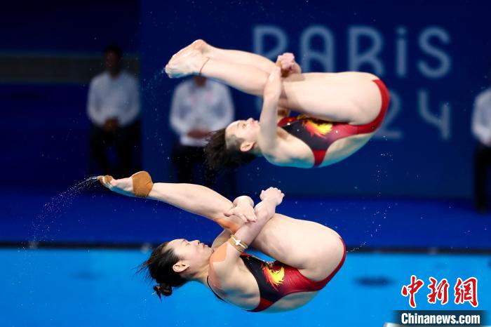 （巴黎奥运）中国代表团收获第二金 陈艺文/昌雅妮女子双人3米板夺冠