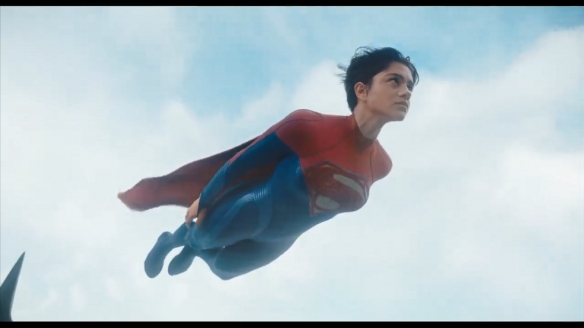 她超厉害的！DC新片《闪电侠》公开“超女”特辑