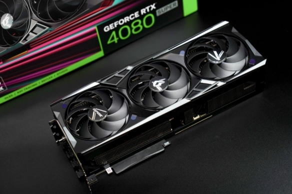 大刀背刺4080！iGame RTX 4080 SUPER火神首发评测