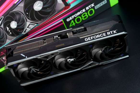 大刀背刺4080！iGame RTX 4080 SUPER火神首发评测