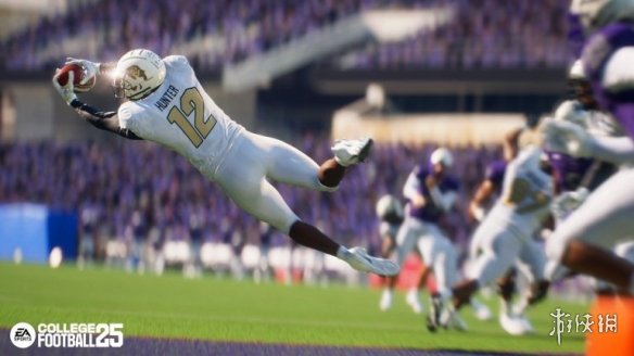 《EA Sports大学橄榄球25》第一周就有超过500万玩家