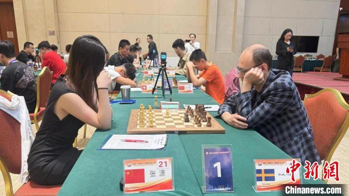 国际象棋中国公开赛天津滨海举行 240余名中外棋手角逐